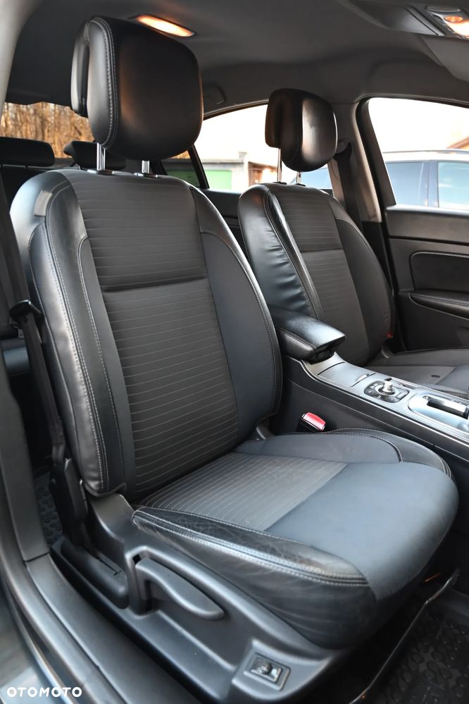 Renault Latitude - 32