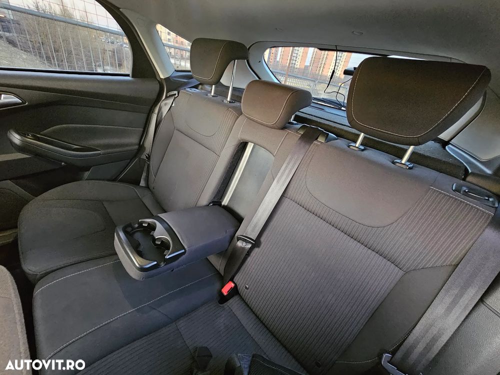 Ford Focus 2.0 TDCI DPF Titanium - 6