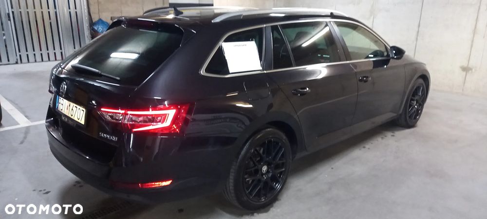 Skoda Superb 2.0 TDI Ambition - 22