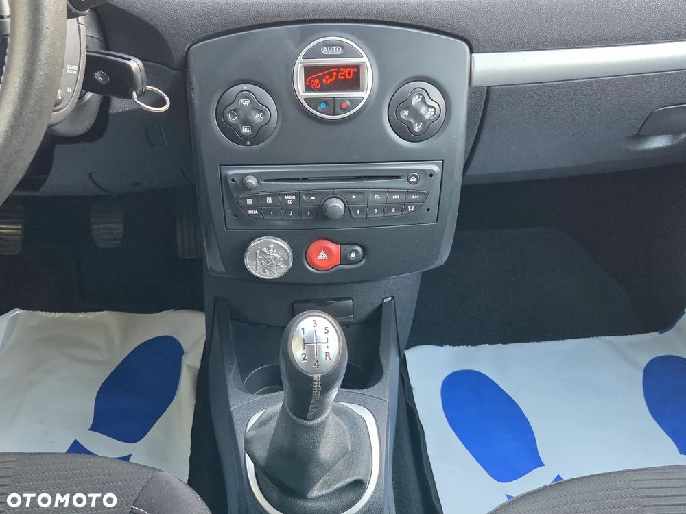 Renault Clio - 27