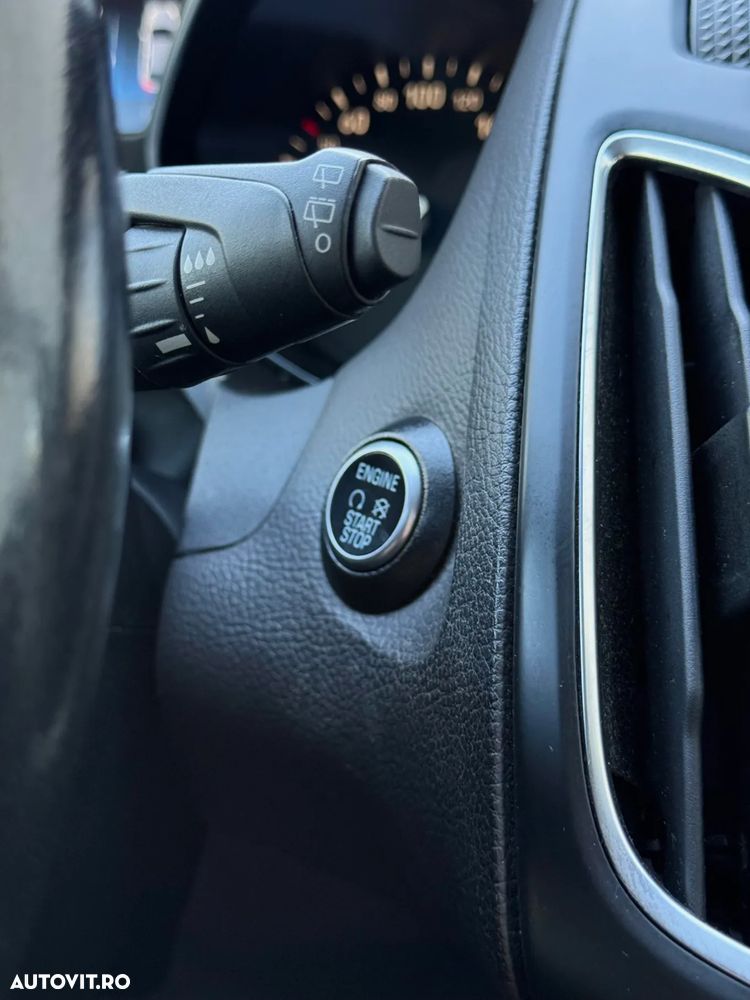 Ford Focus 1.5 Ecoboost Titanium Business - 25