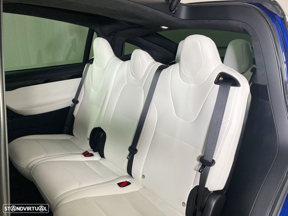 Tesla Model X 100D - 23