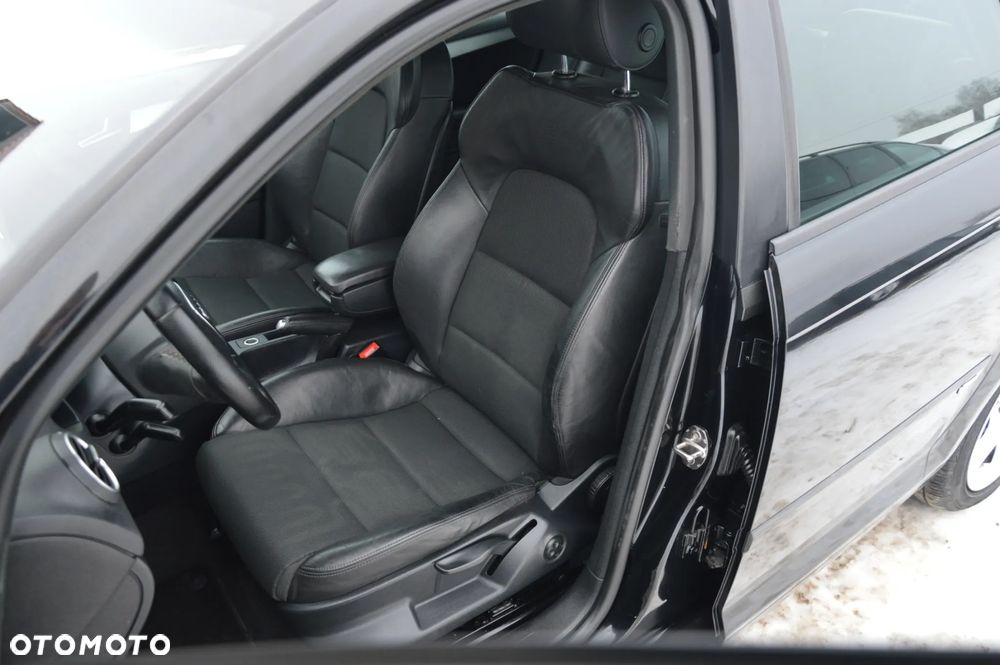 Audi A3 Sportback 2.0 TDI DPF S line Sportpaket plus - 2