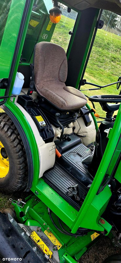 John Deere 2320 HST - 18