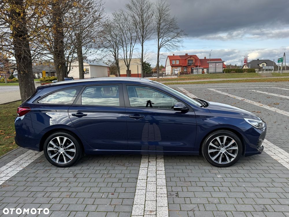 Hyundai i30 Fastback 1.6 CRDI Premium DCT - 37