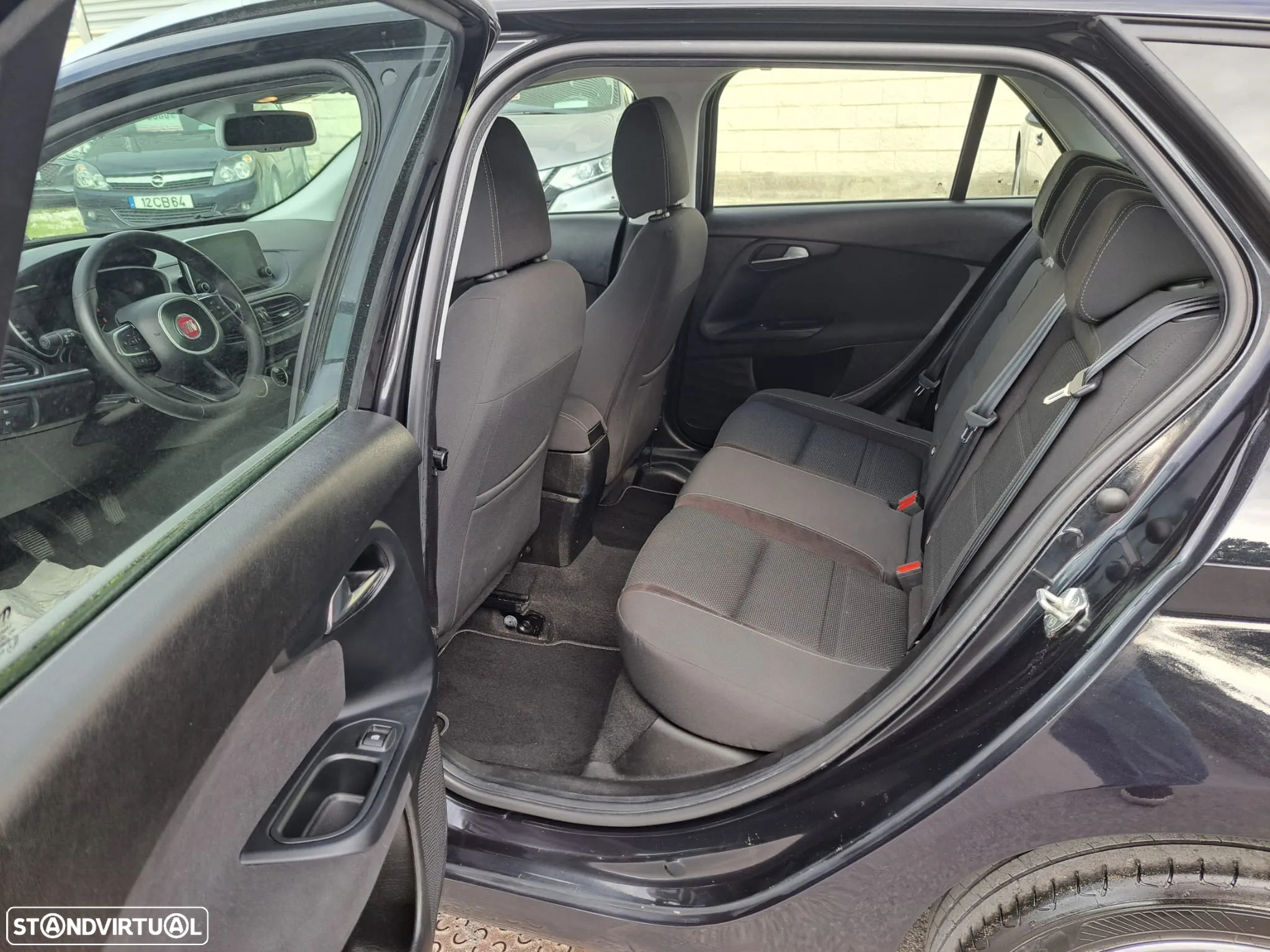 Fiat Tipo Station Wagon 1.3 M-Jet Lounge Tech - 31