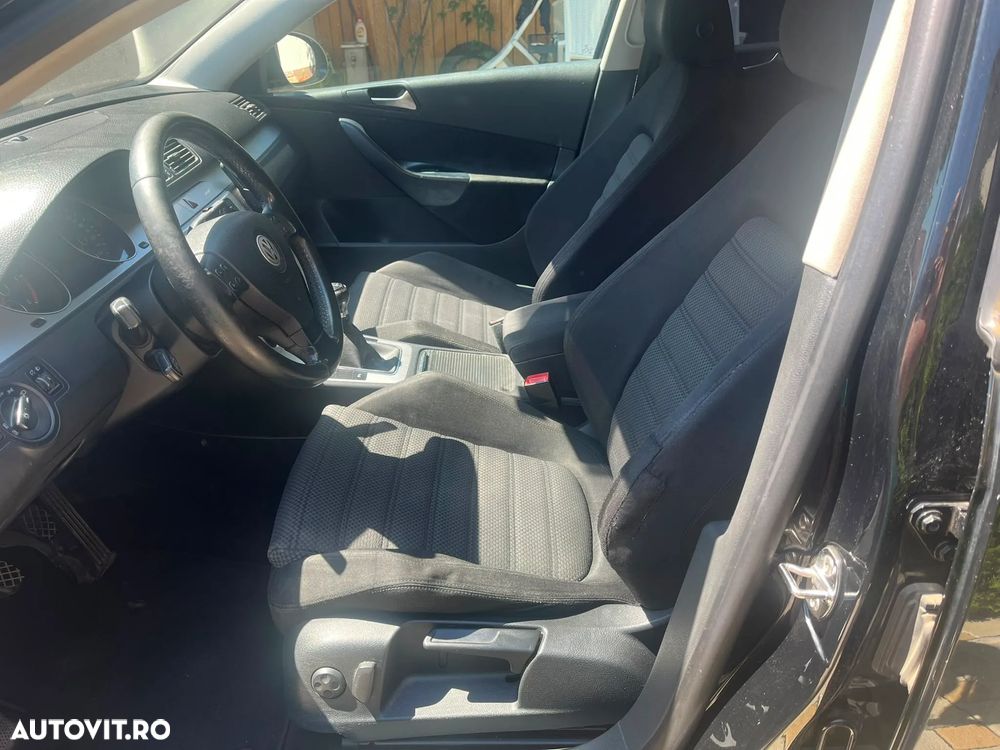 Volkswagen Passat 2.0TDI Comfortline DPF - 9