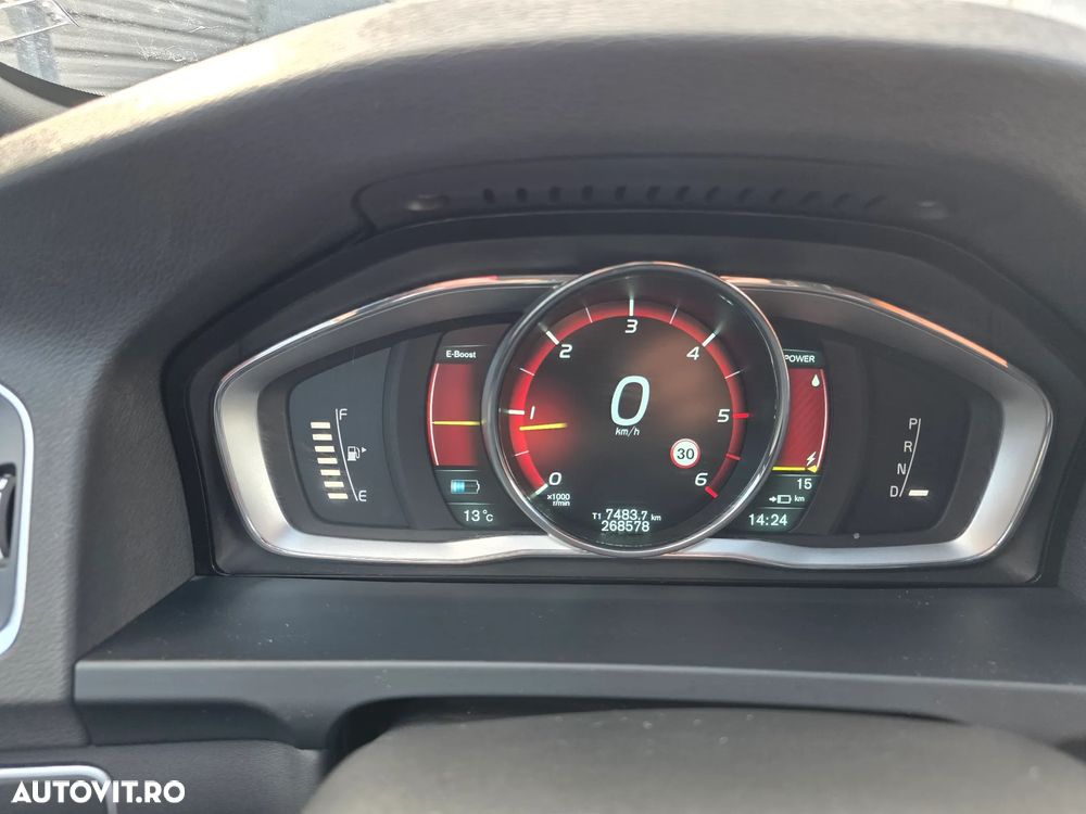 Volvo V60 D5 AWD Geartronic Momentum - 20