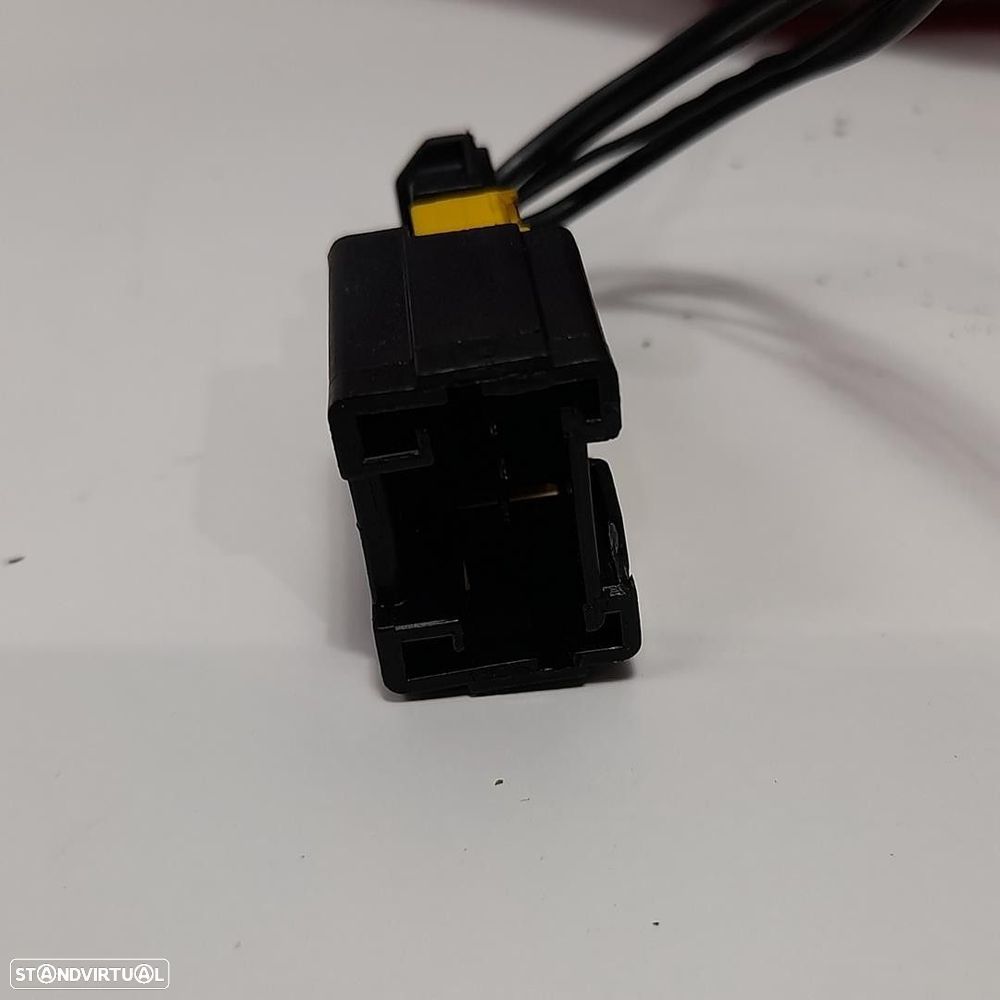 FAROLIM TRASEIRO DIREITO INTERIOR PEUGEOT 307 CC 2005 - 6