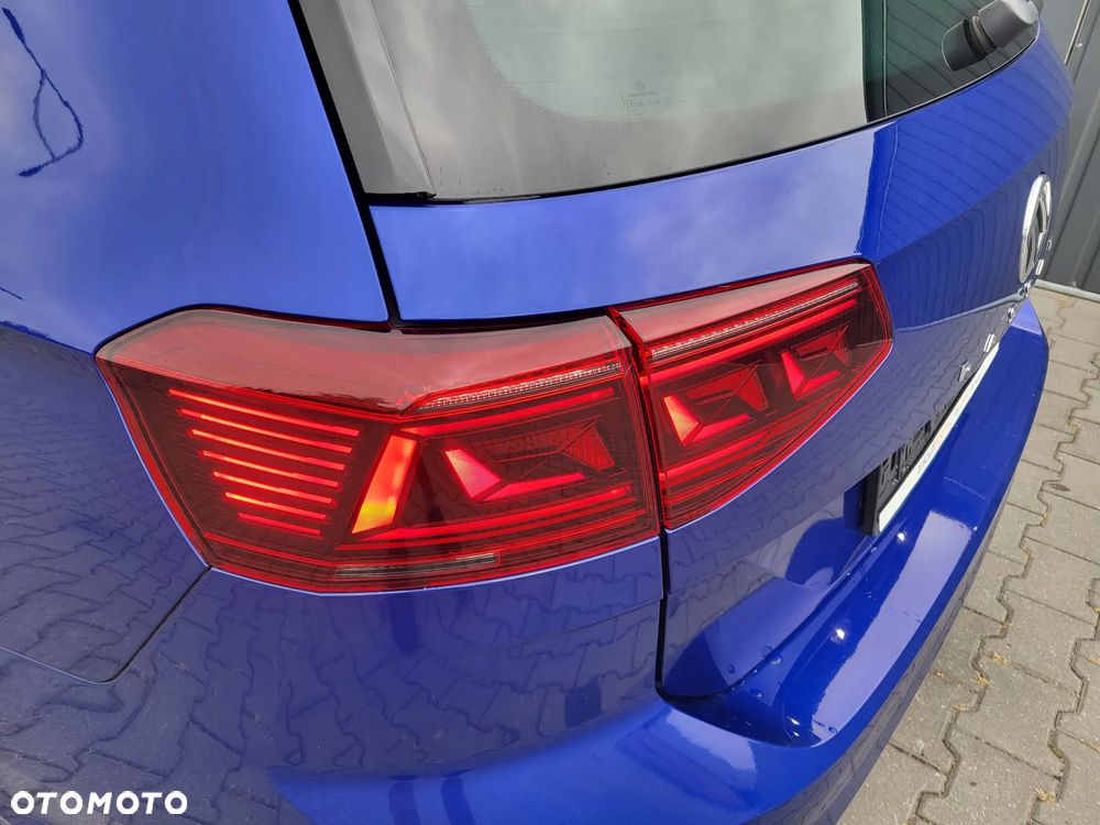 Volkswagen Passat - 25