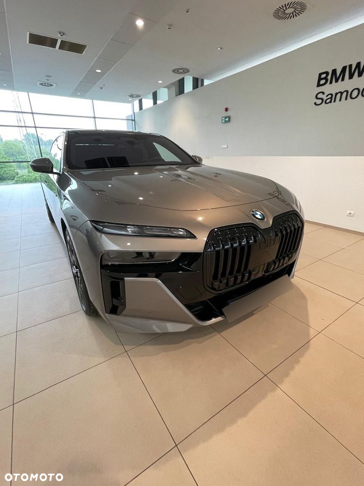 BMW Seria 7 740d xDrive sport - 3
