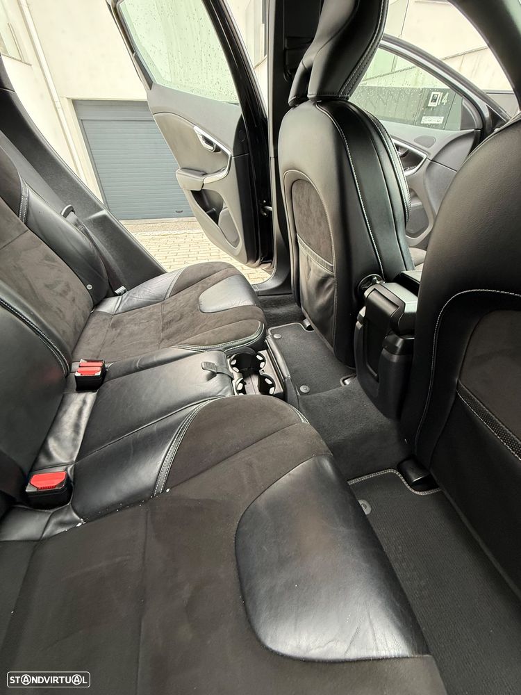 Volvo V40 D2 R Design - 14