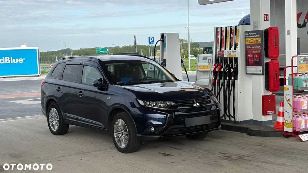 Mitsubishi Outlander - 25
