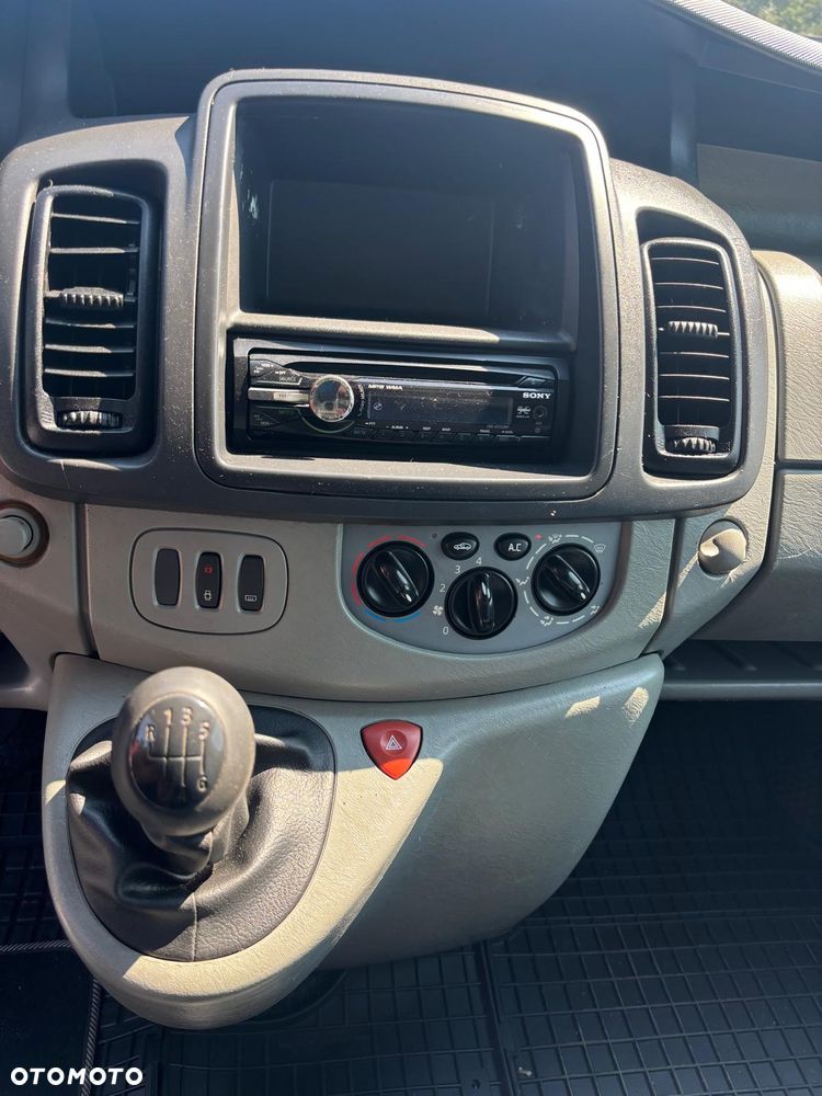 Renault TRAFIC - 9