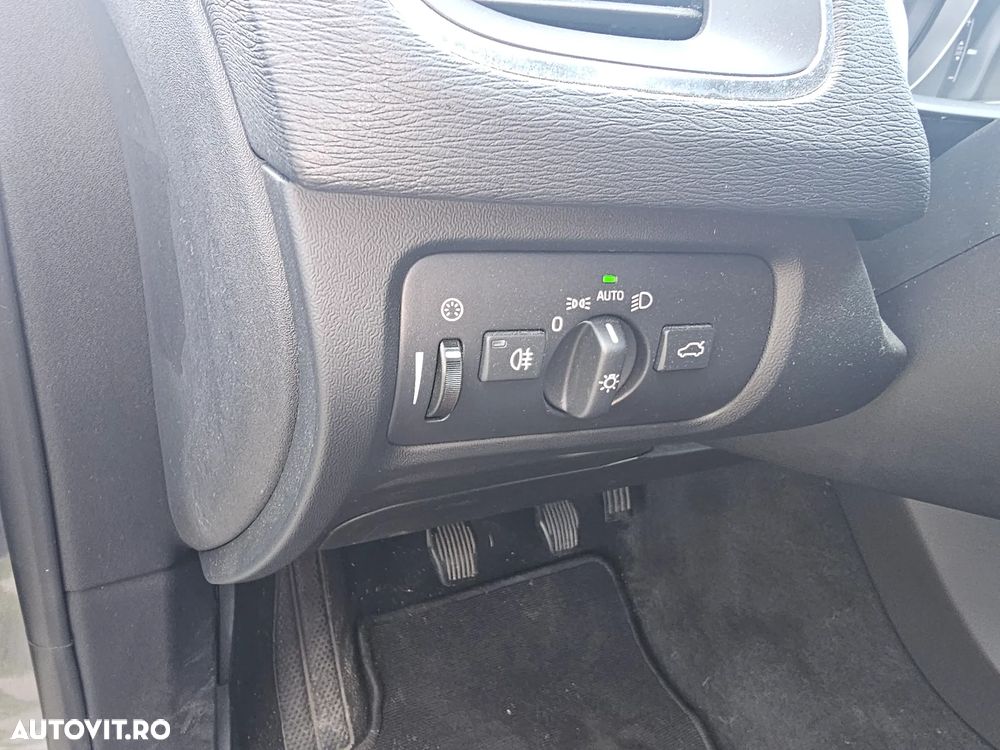 Volvo V40 D2 Linje Svart - 12