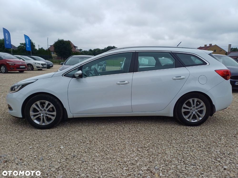 Kia Ceed 1.6 CRDi 128 Dream-Team Edition - 13