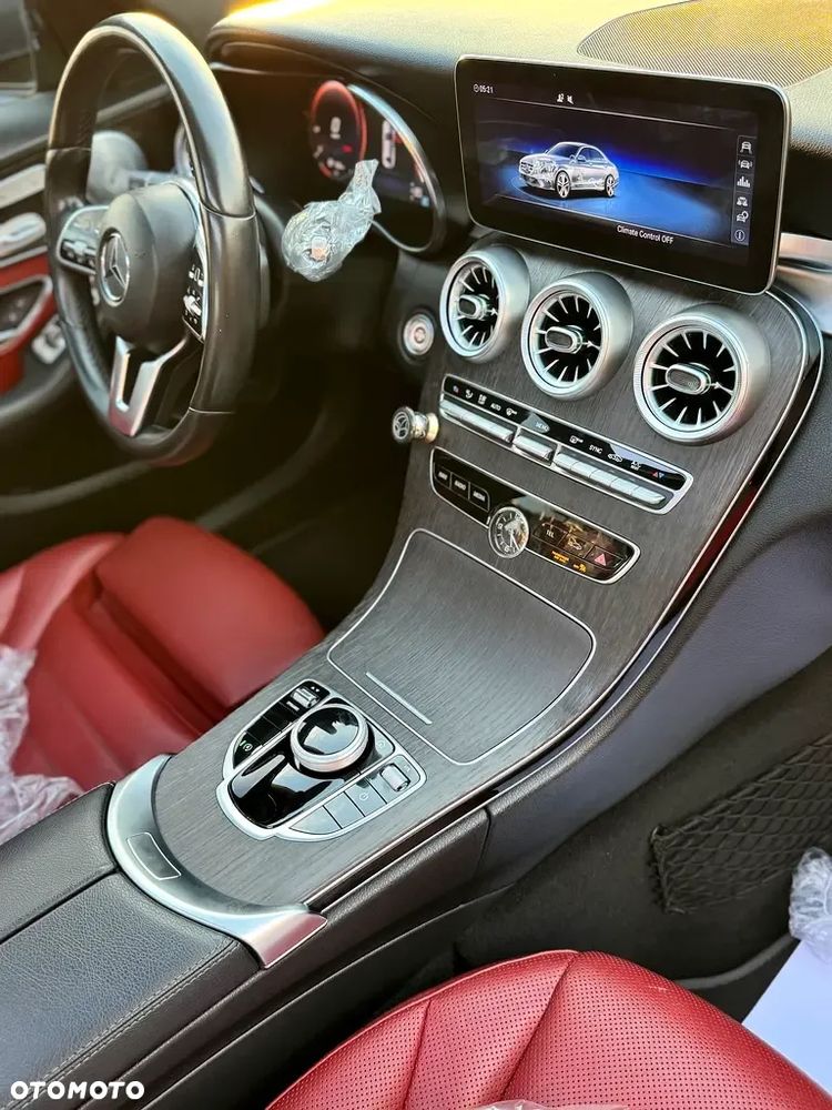 Mercedes-Benz Klasa C 300 4Matic 9G-TRONIC - 14