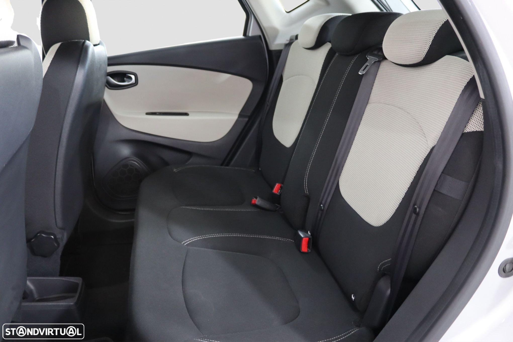 Renault Captur - 14