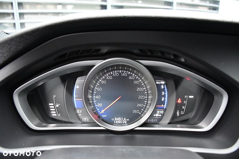 Volvo V40 D3 Geartronic RDesign - 19