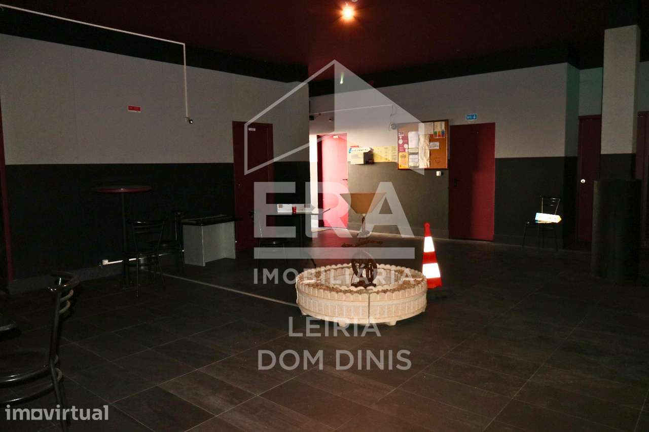 Trespasse de Bar Noturno totalmente equipado! - Grande imagem: 5/28