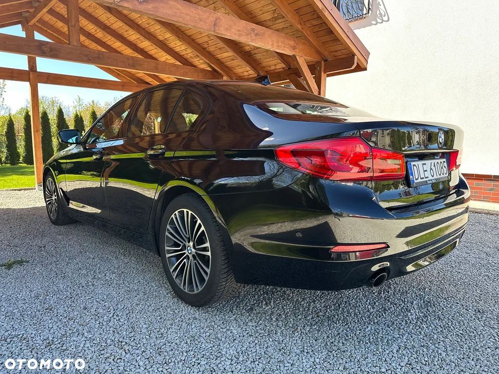 BMW Seria 5 520d Sport Line - 9