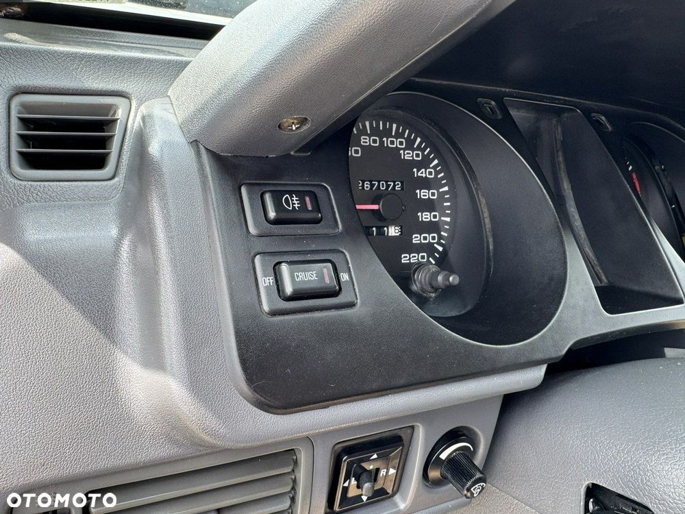 Mitsubishi Pajero - 19