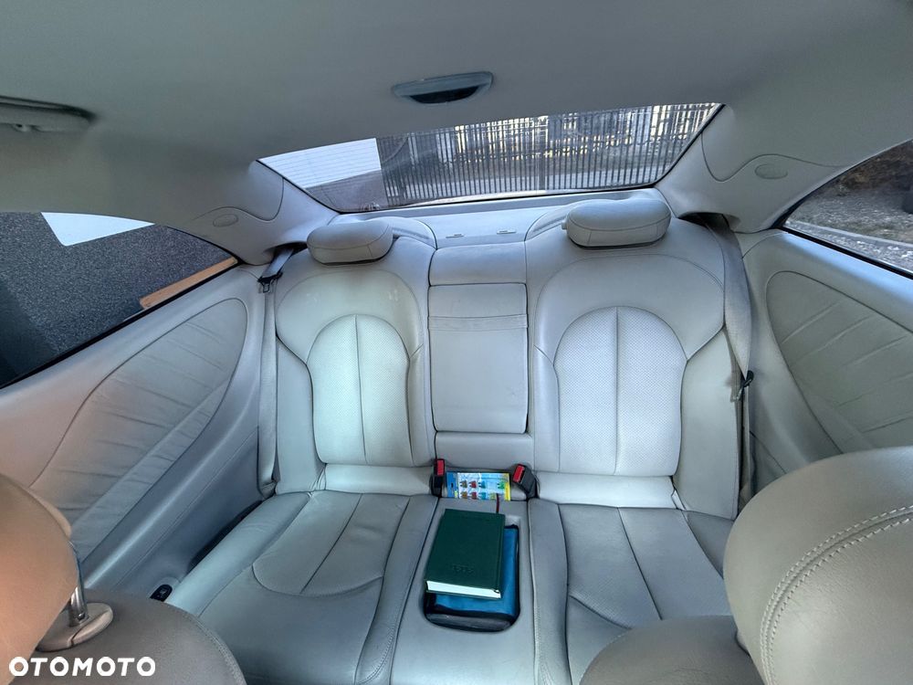 Mercedes-Benz CLK - 10