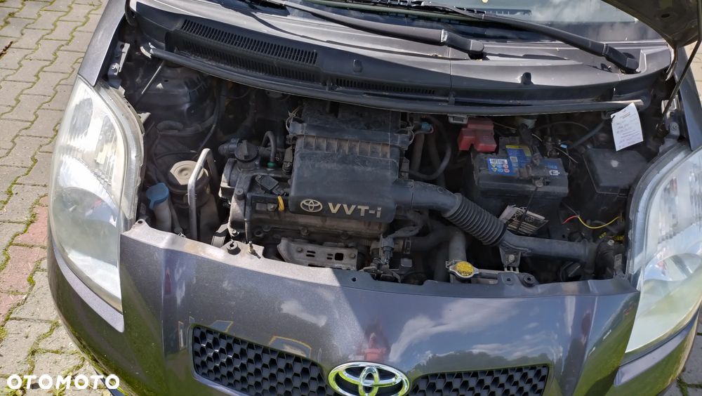 Toyota Yaris 1.3 Terra Gold - 17