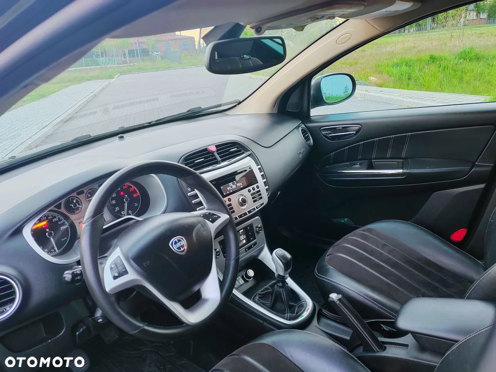 Lancia Delta 1.4 T-Jet 16v Platino - 3