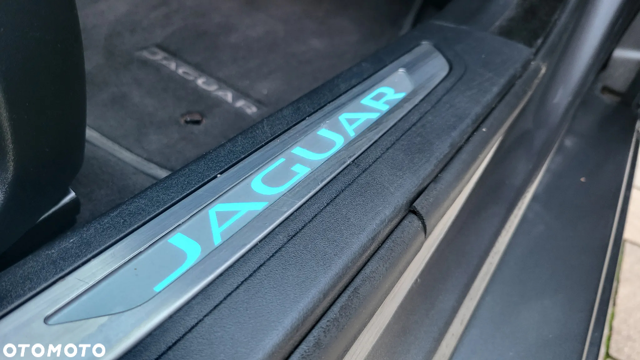 Jaguar XF 2.0 T Prestige - 31