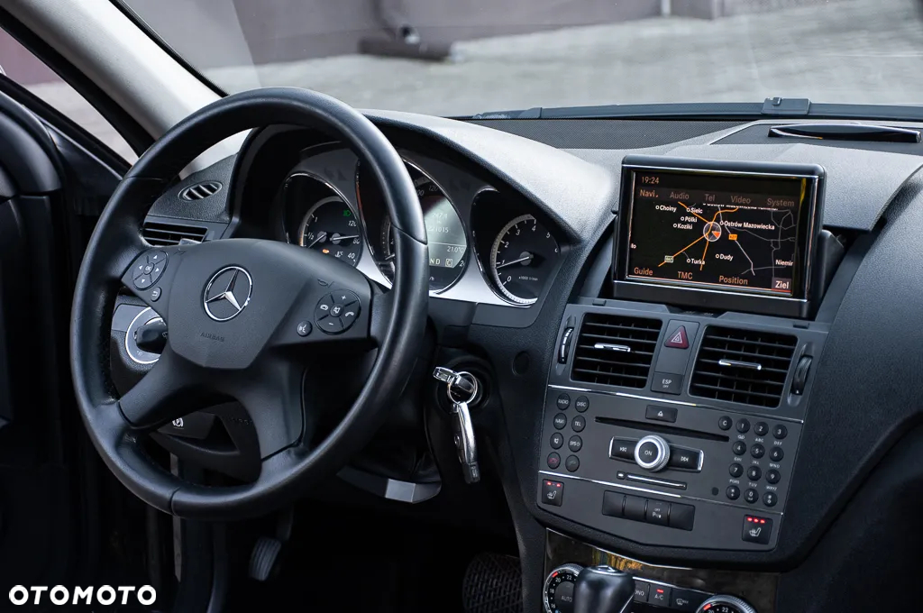 Mercedes-Benz Klasa C 200 T (BlueEFFICIENCY) 7G-TRONIC Avantgarde - 18