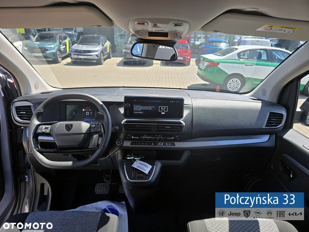 Peugeot Traveller - 26