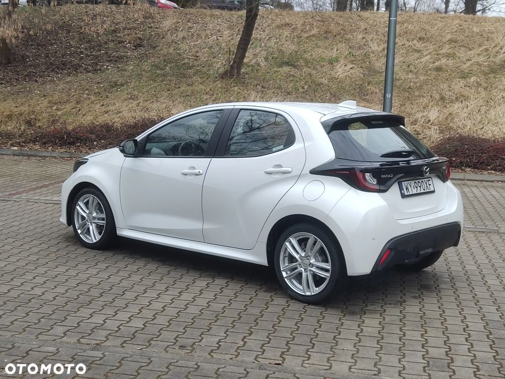 Mazda 2 Hybrid - 11