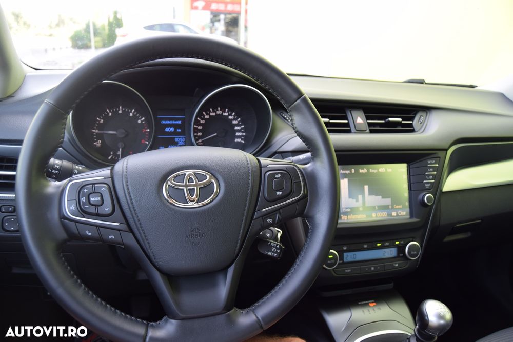 Toyota Avensis - 10