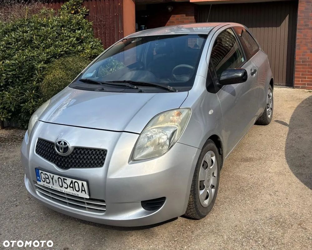 Toyota Yaris - 1