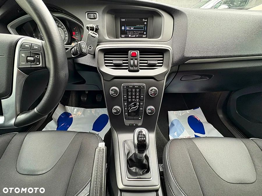 Volvo V40 D2 Drive-E Momentum - 26