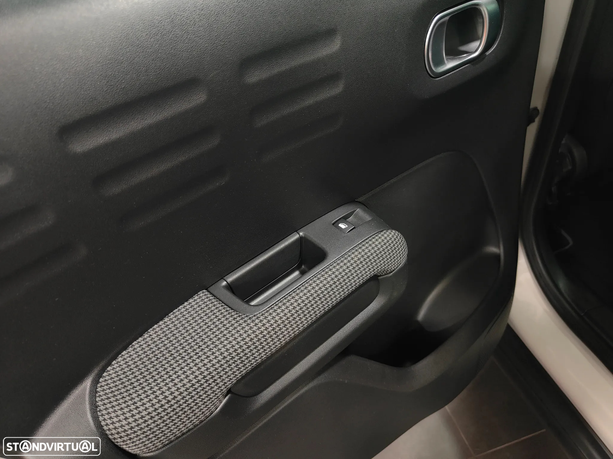 Citroën C3 Aircross 1.2 PureTech Shine EAT6 - 38