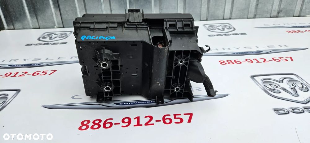 Chrysler Pacifica 2016- 3.6 V6 Kompletna skrzynka bezpieczników Bezpieczniki Puszka P68234333AD 68234333AD - 12