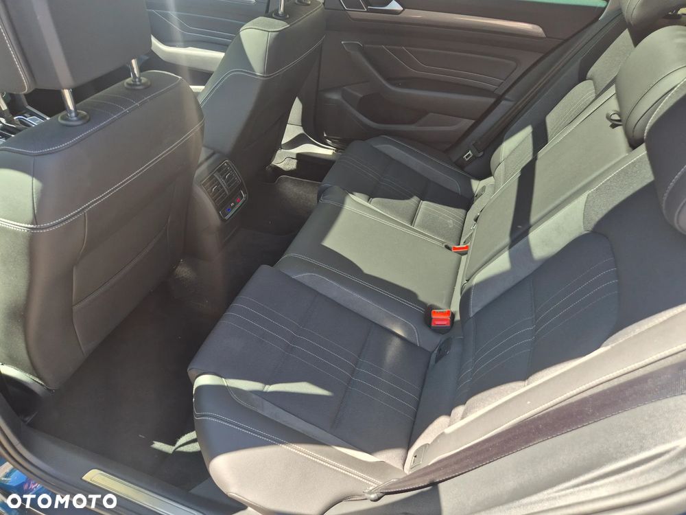 Volkswagen Passat - 19