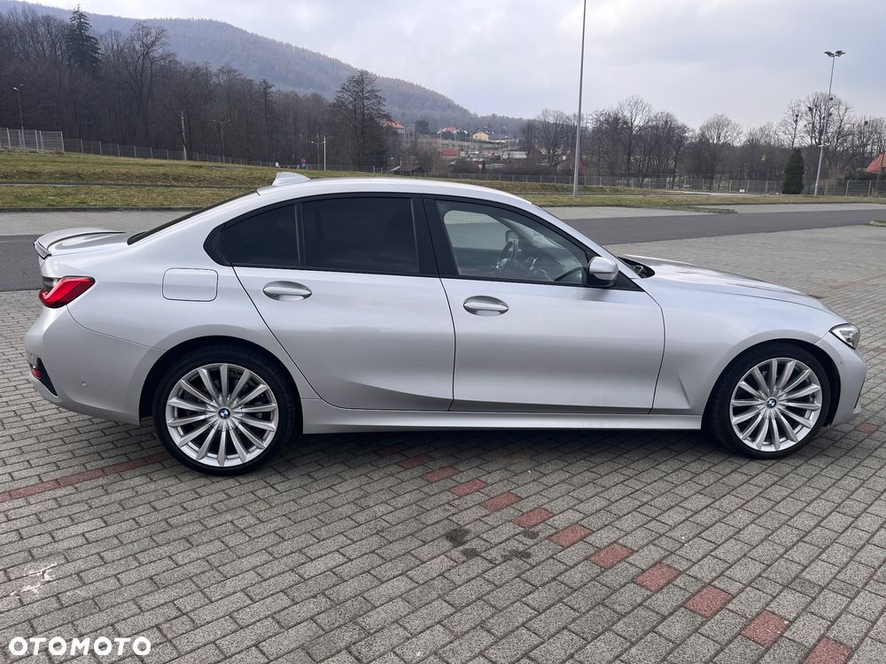 BMW Seria 3 320i xDrive Edition M Sport Shadow - 7