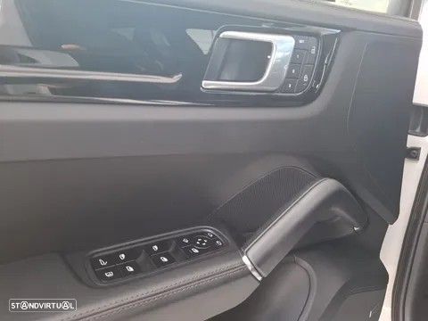 Porsche Cayenne Coupé E-Hybrid Platinum Edition - 16