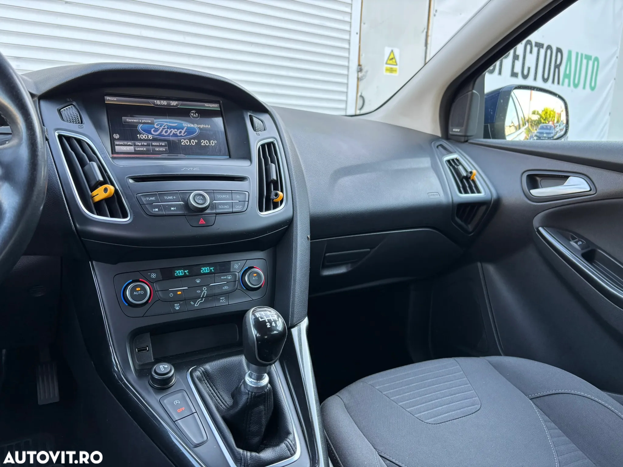 Ford Focus 2.0 TDCI Titanium - 24