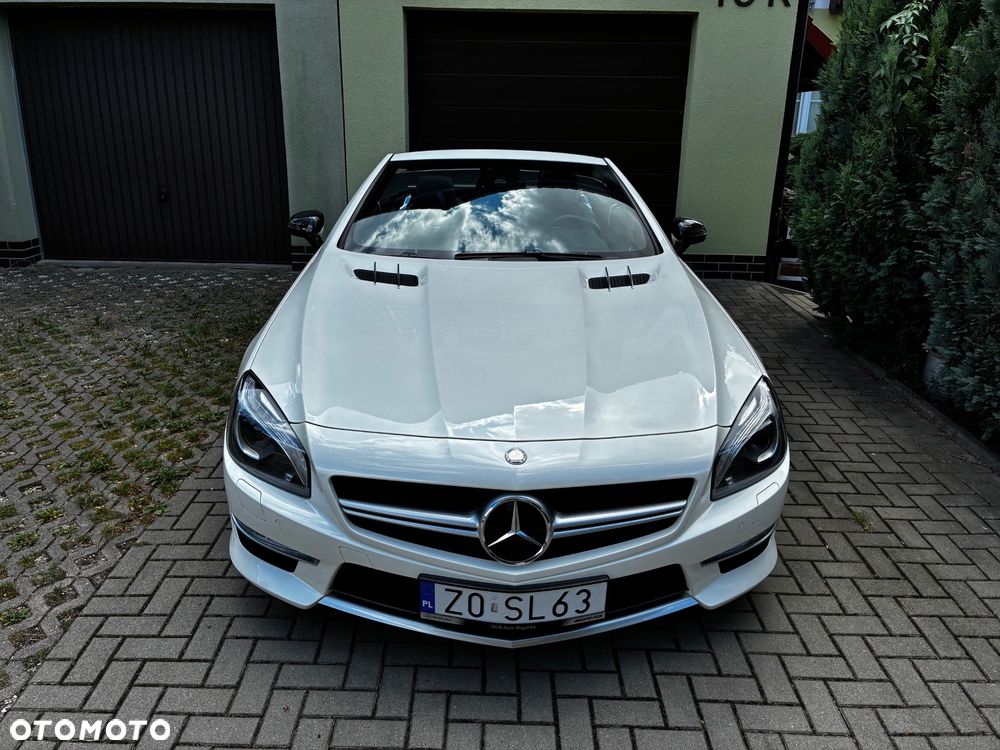 Mercedes-Benz SL 63 AMG AMG Speedshift MCT 7-Gang Sportgetriebe AMG Performance Package - 3