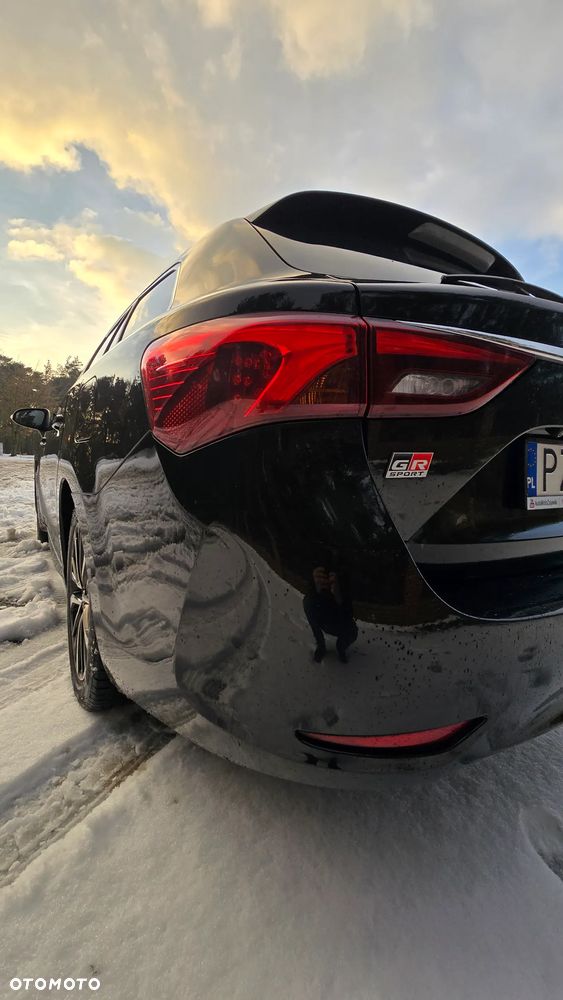 Toyota Avensis 2.0 D-4D Premium - 3