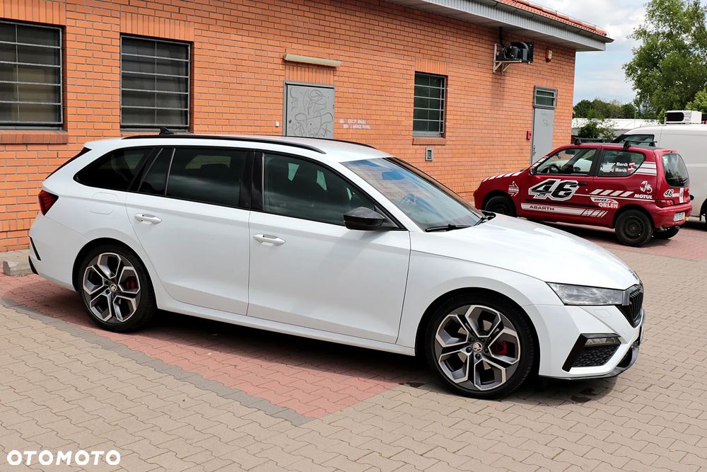 Skoda Octavia 2.0 TDI DSG RS - 8