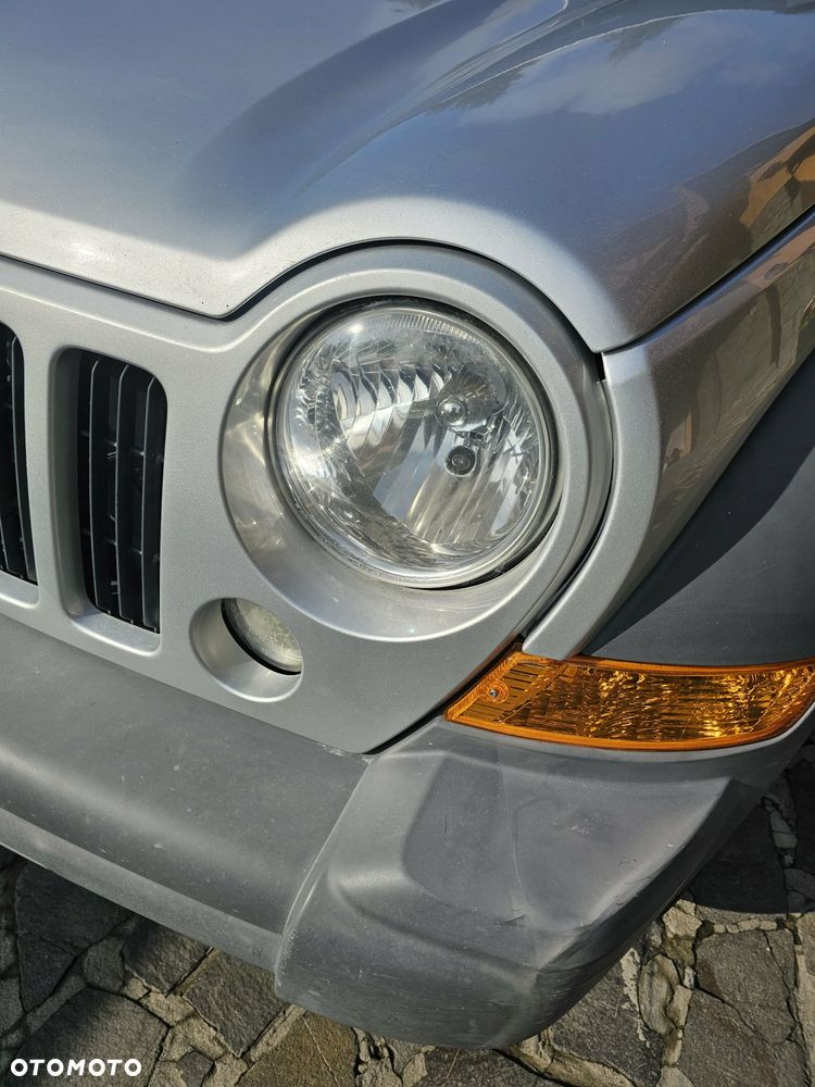 Jeep Cherokee 2.8 CRD Sport - 5