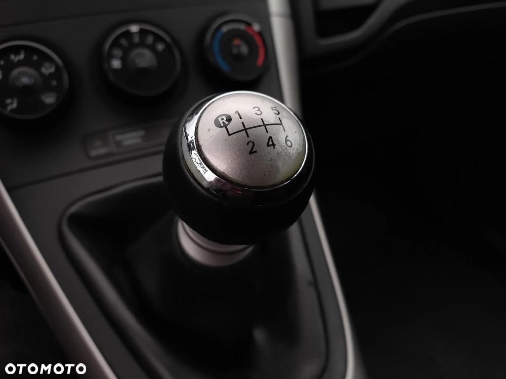 Toyota Auris - 12
