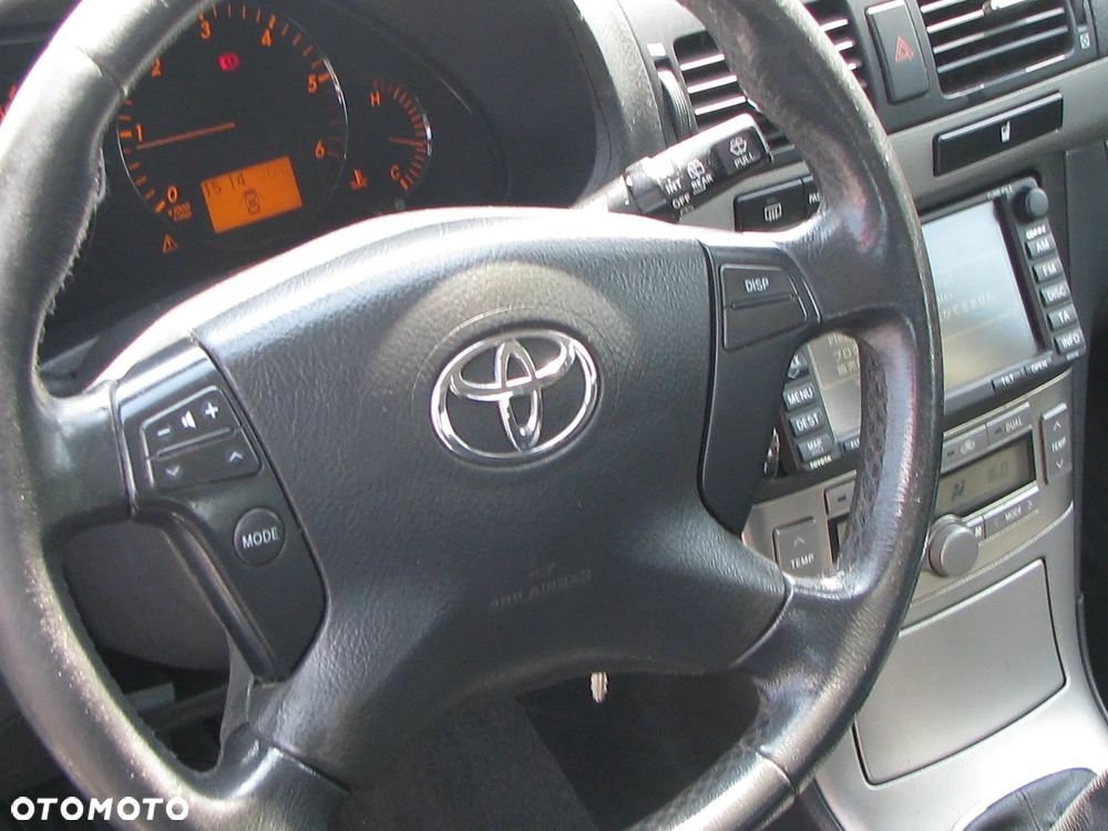 Toyota Avensis 2.0 D-4D Sol - 19