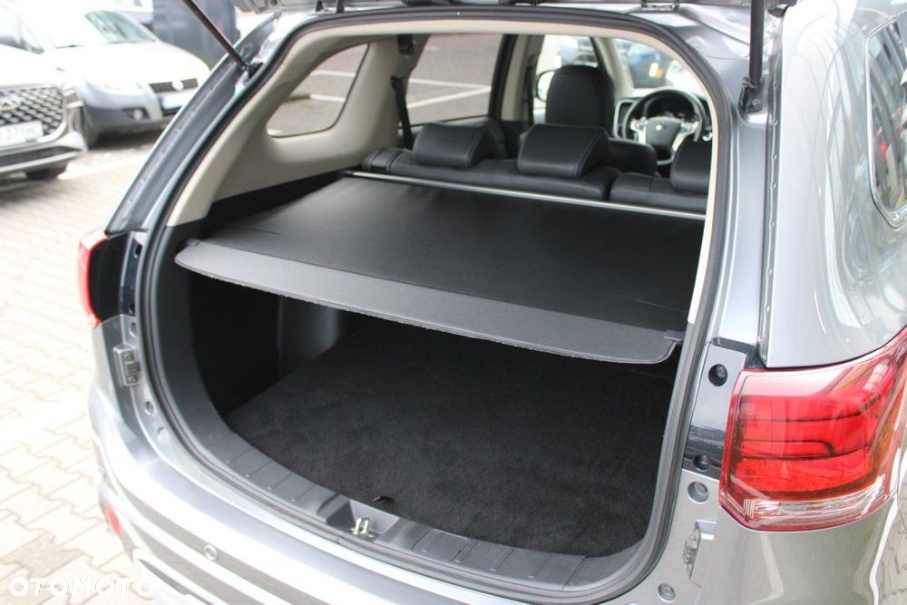 Mitsubishi Outlander - 14