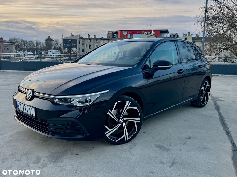 Volkswagen Golf - 1